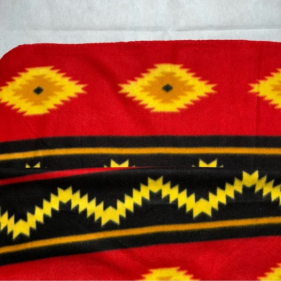 Fleece throw blanket Aztec pattern - Picture 2 of 3